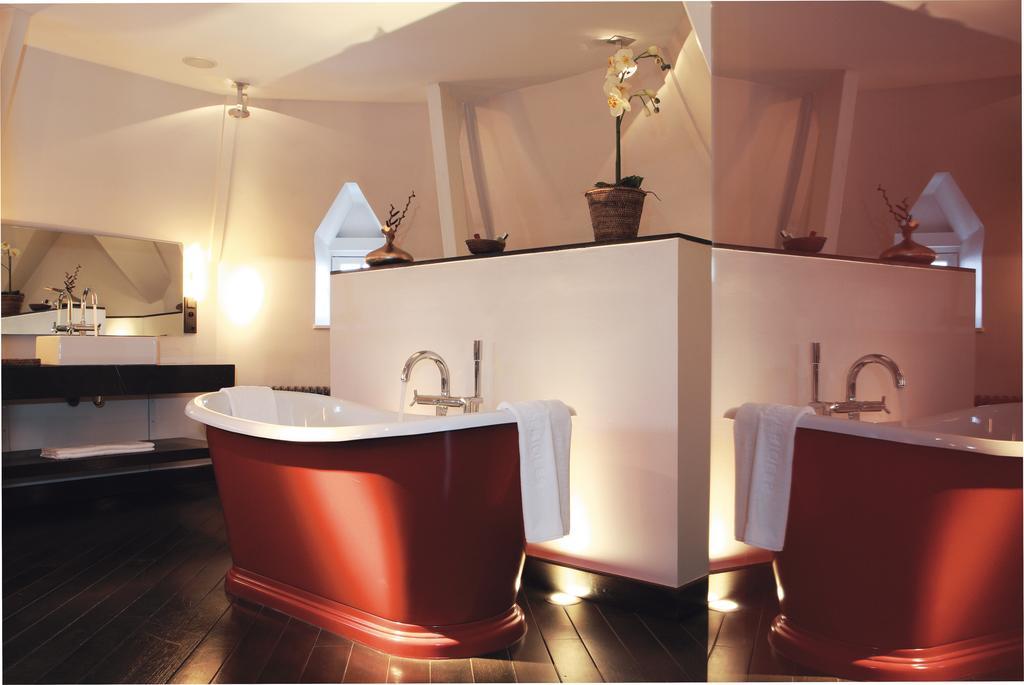 Manoir De Lebioles Hotel Спа Стая снимка